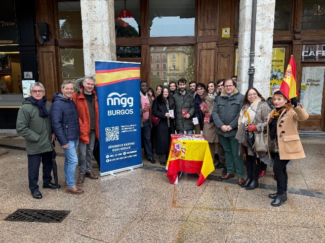 Nuevas Generaciones del PP de Burgos celebra el Día de la Constitución en la Plaza Mayor
